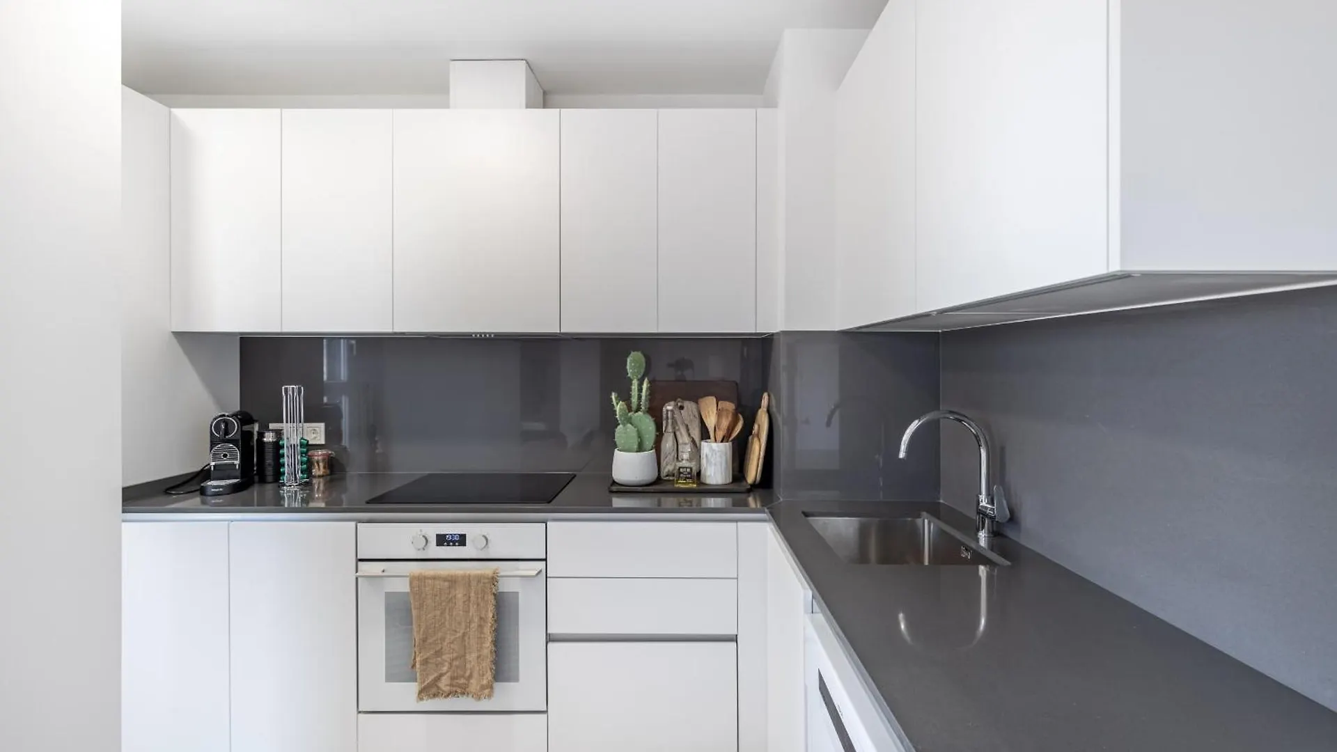 Malaga Skyline 5 Pool & Parking Free Apartamento