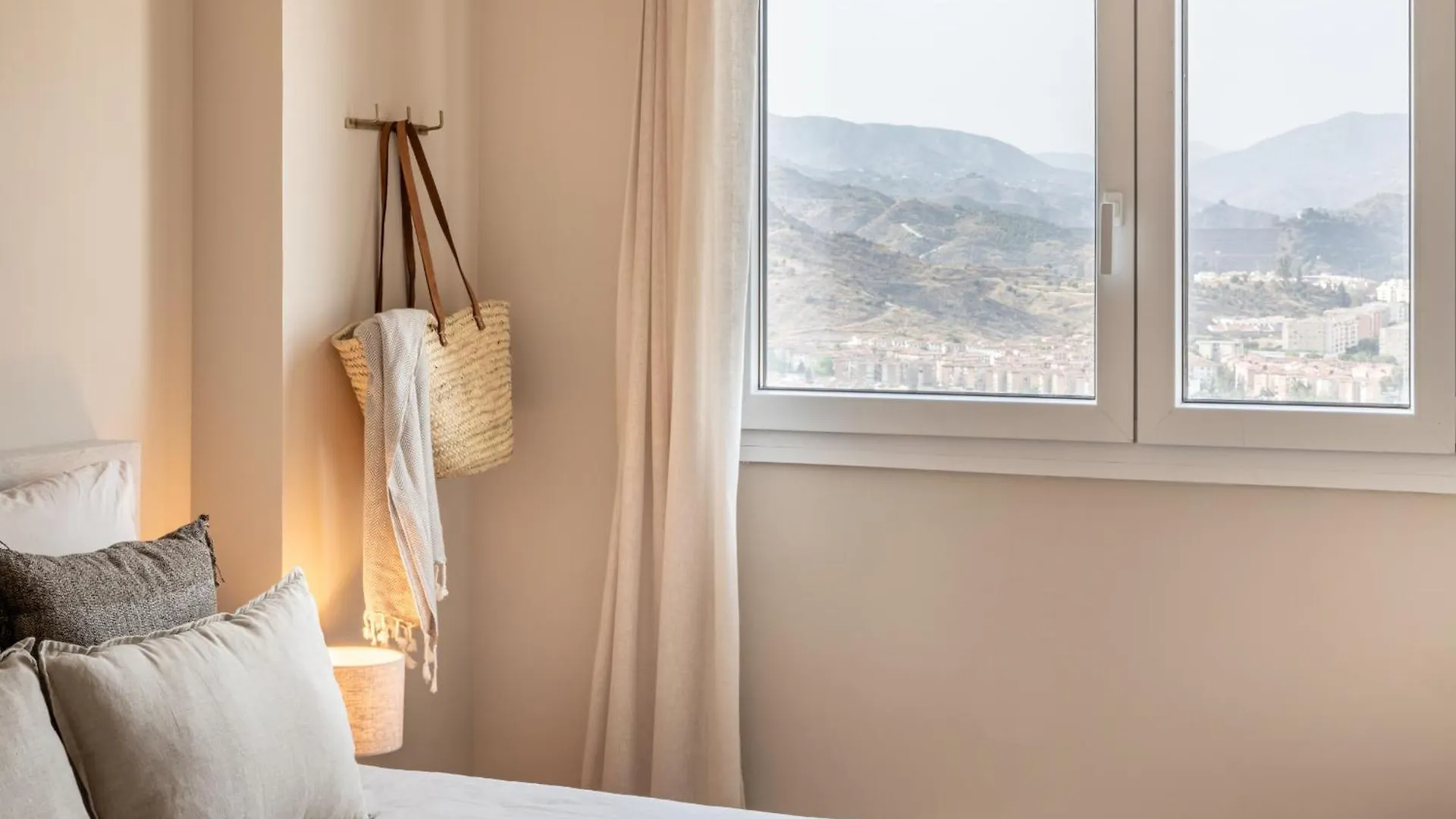 Malaga Skyline 5 Pool & Parking Free Apartamento