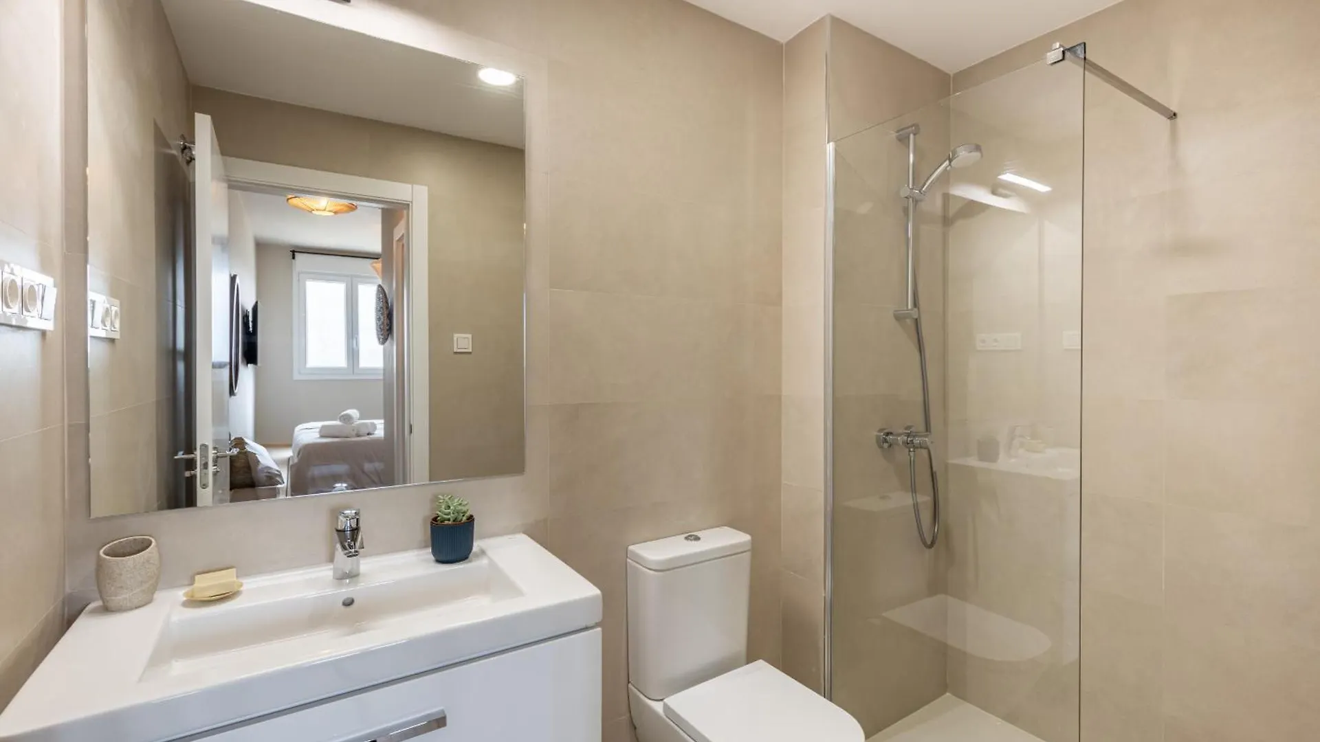 Malaga Skyline 5 Pool & Parking Free Apartamento